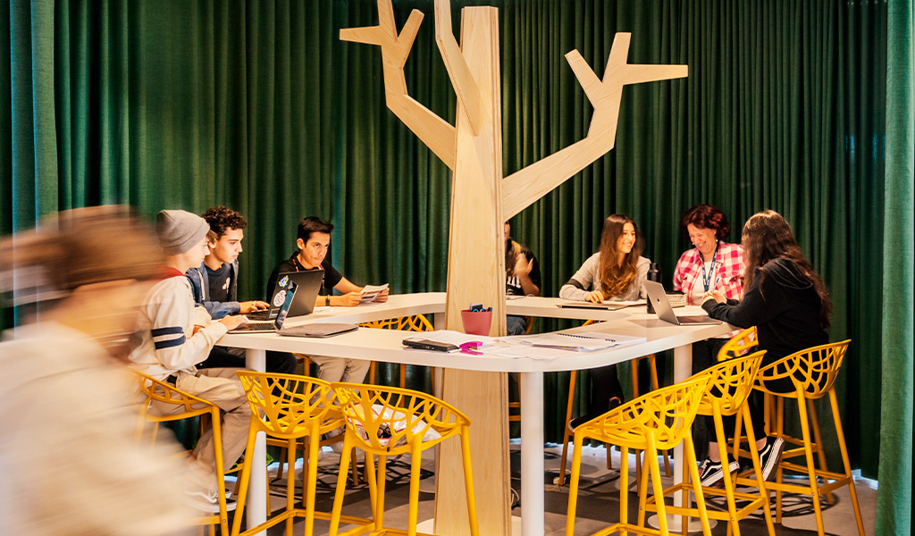 International Sharing School 